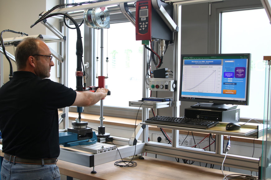 ARNOLD UMFORMTECHNIK: Gewichtsoptimierung durch Kunststoffdirektverschraubungen